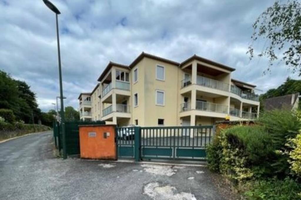 L'Evasion - Draps Compris, Climatisation, Parking Lägenhet Sarlat-la-Canéda Exteriör bild